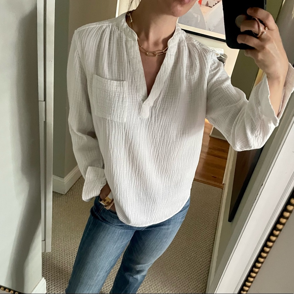GAP XS ultra lightweight waffle weave white shirt.